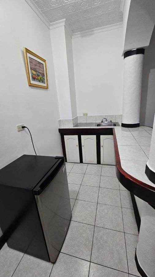 Hotel Valladolid Эредия Экстерьер фото