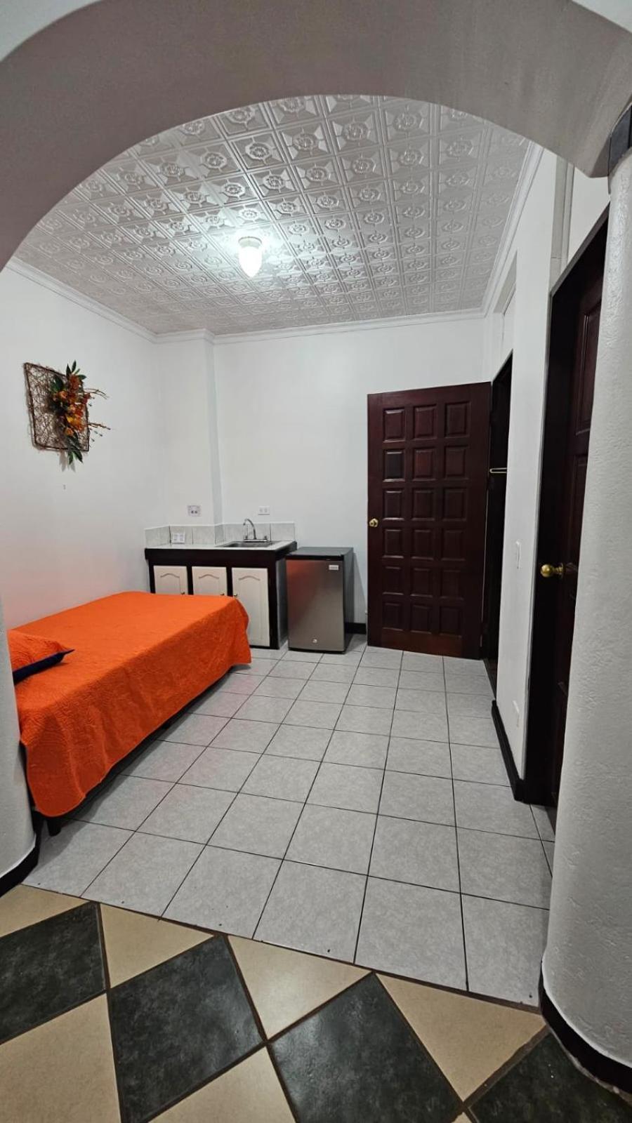 Hotel Valladolid Эредия Экстерьер фото